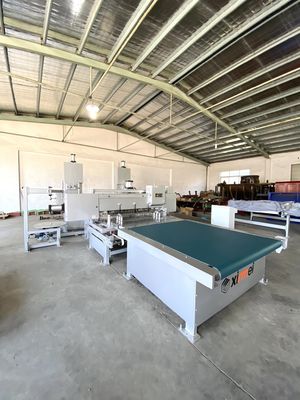 Hoge nauwkeurigheid Cnc schuim snijmachine EPE platen Rand zijkant trimmen